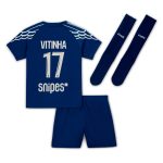 maglia psg jordan fourth stadium 2024-25 – bambini piccoli con stampa vitinha 17 Collezione | Kit e Maglie PSG