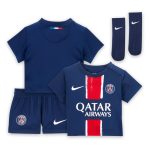 mini divisa nike home stadium psg 2024-25 – neonatos Collezione | Kit e Maglie PSG